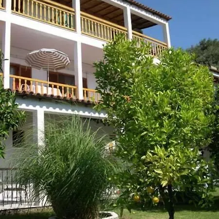 Konukevi Meroulas 2*