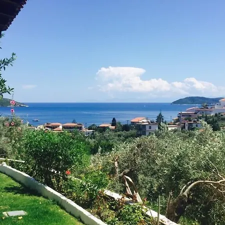 Meroulas 2* Megali Ammos (Skiathos)