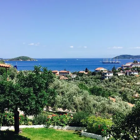 Πανσιόν Meroulas 2*