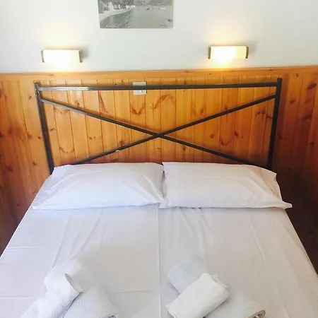 Πανσιόν Meroulas 2*