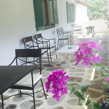 Konukevi Meroulas 2*