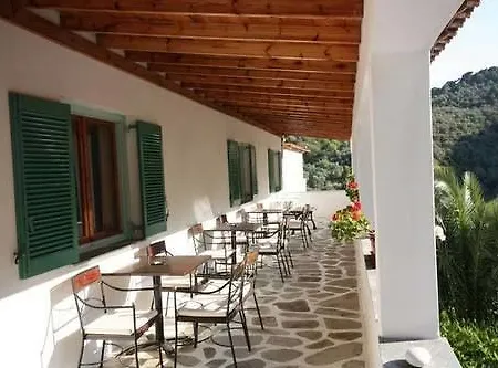 Πανσιόν Meroulas 2*