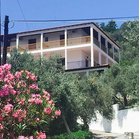 Meroulas Μεγάλη Άμμος