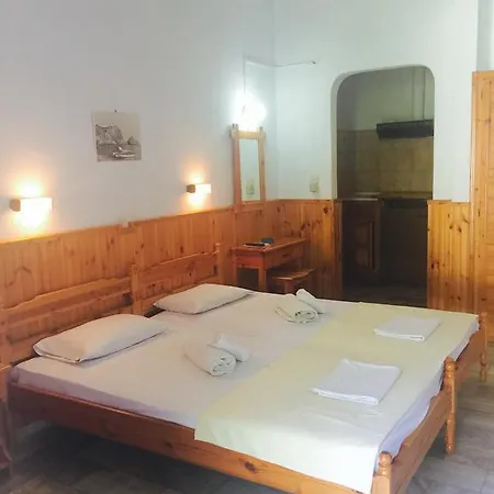 Guest house Meroulas Megali Ammos (Skiathos)