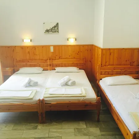 Guest house Meroulas 2*