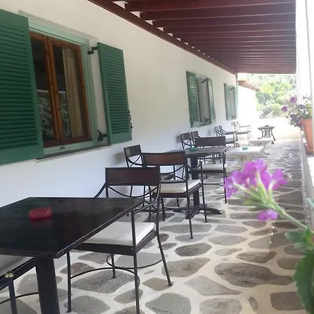 Guest house Meroulas Megali Ammos (Skiathos)