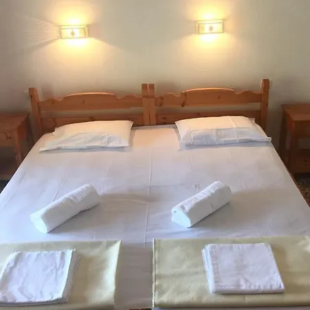 Guest house Meroulas Megali Ammos (Skiathos)