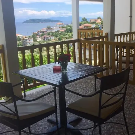 Guest house Meroulas Megali Ammos (Skiathos)