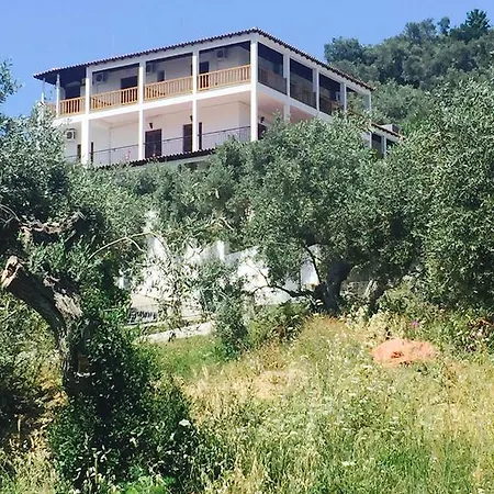 Meroulas Guest house 2*