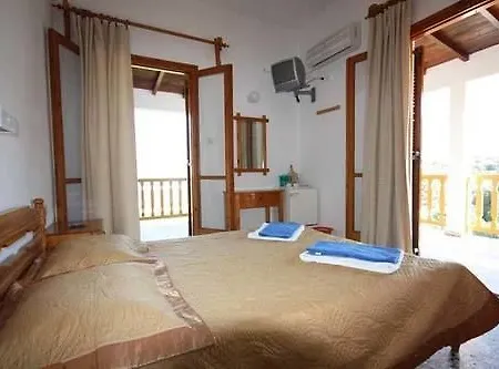 Meroulas 2* Megali Ammos (Skiathos)